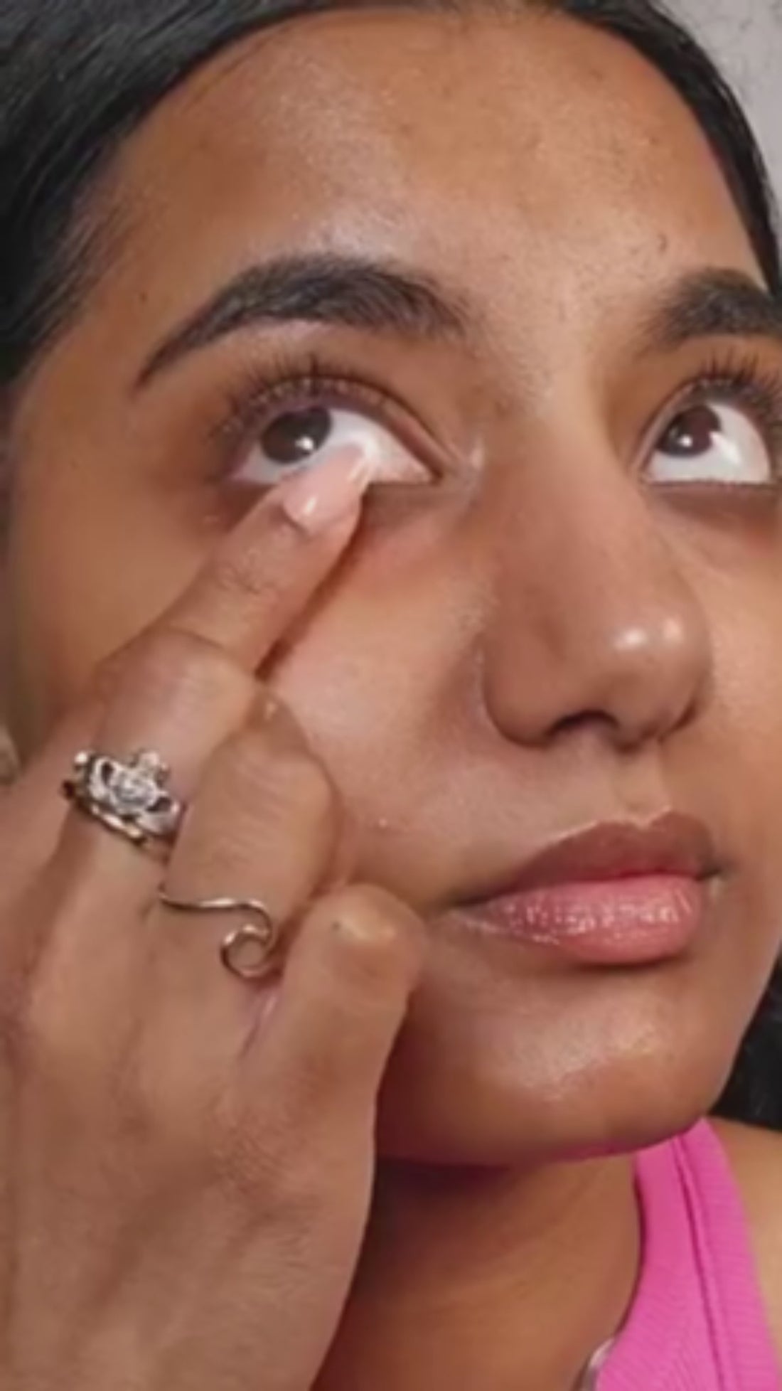 AuraLift Undereye Corrector & Concealer video